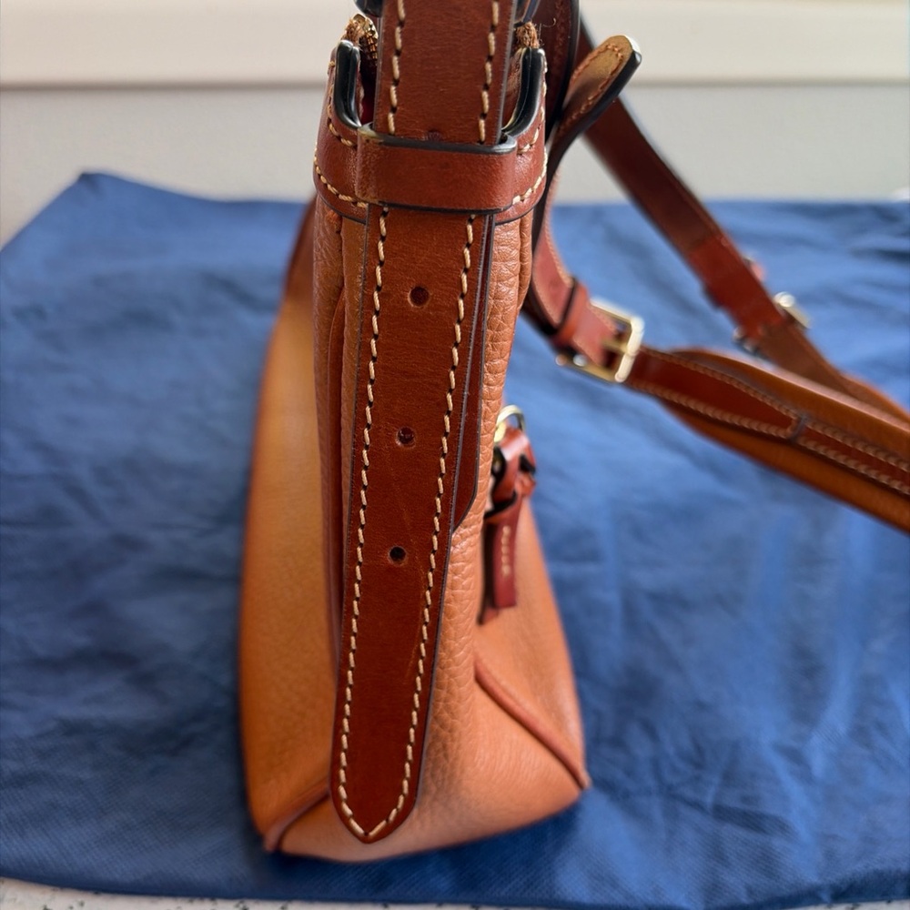 Dooney & Bourke pebble grain piper medium brown leather crossbody bag caramel - Picture 10 of 12